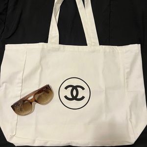 Double C tote